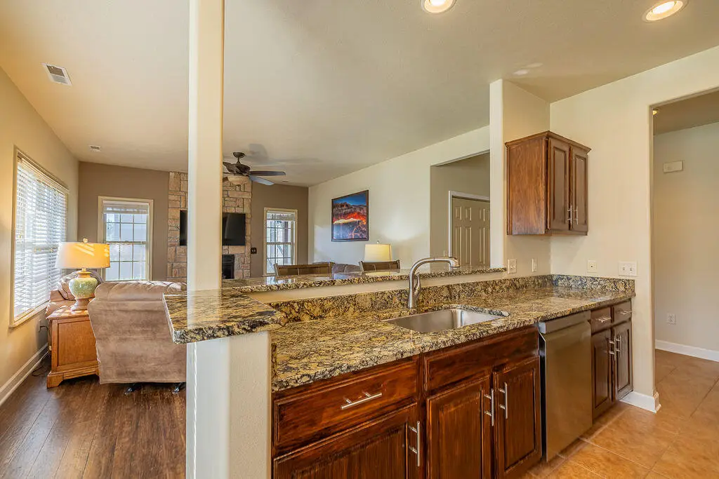 1261 Golf Drive — photo 10