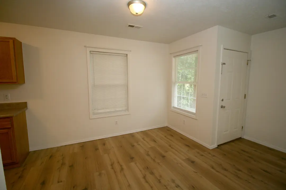 4078 Oakwood Road — photo 4