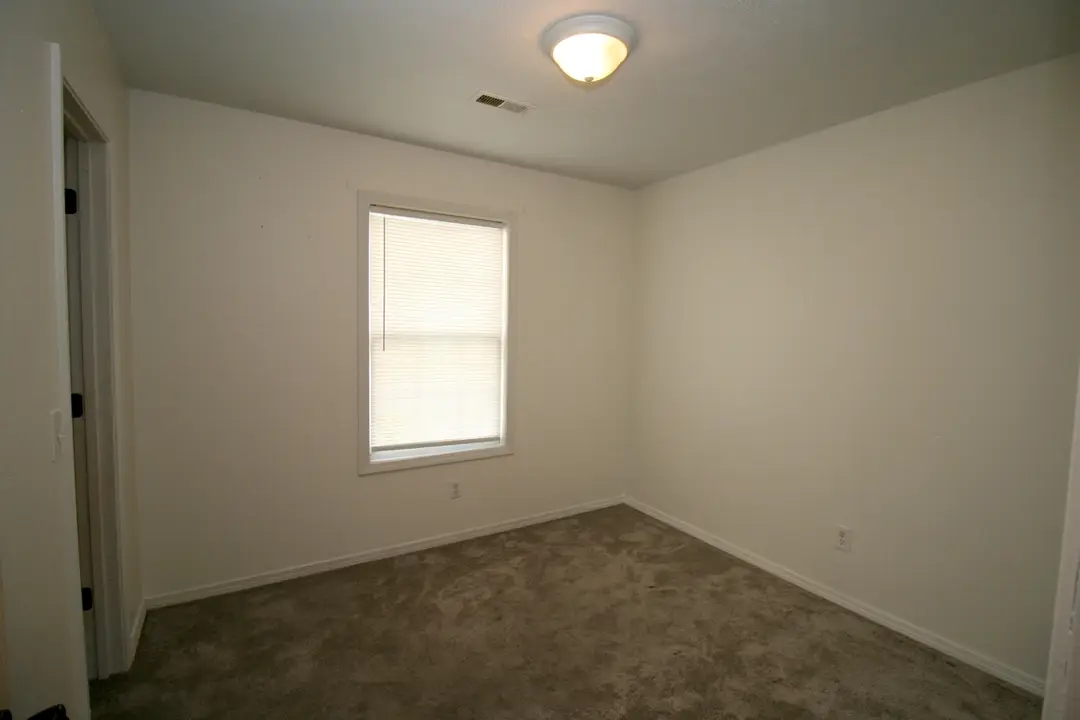 4078 Oakwood Road — photo 10