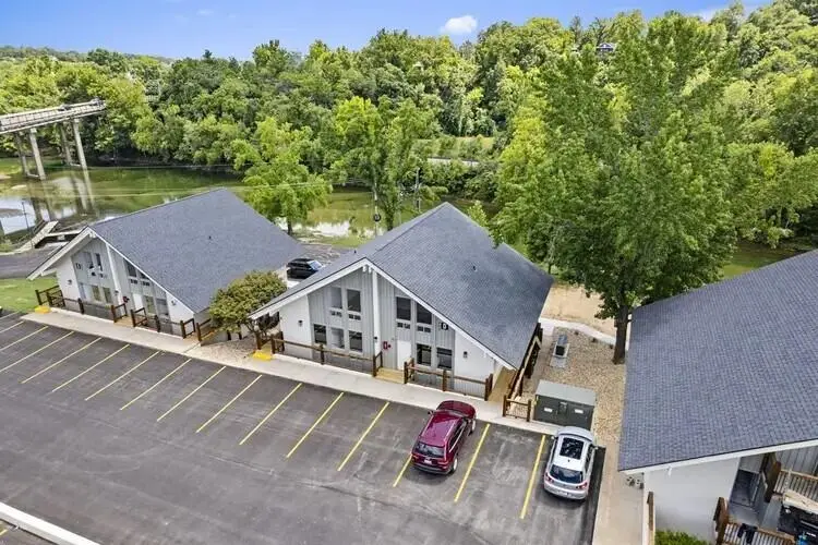 403 Veterans Boulevard — photo 49