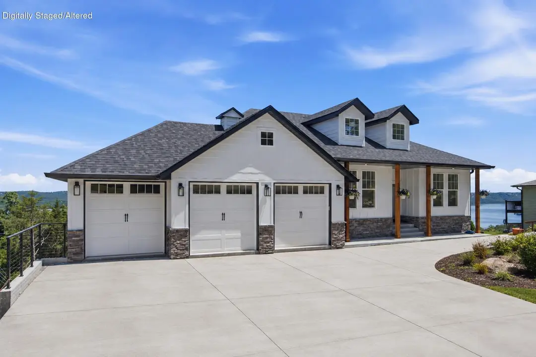 24 Hickory Drive — photo 1