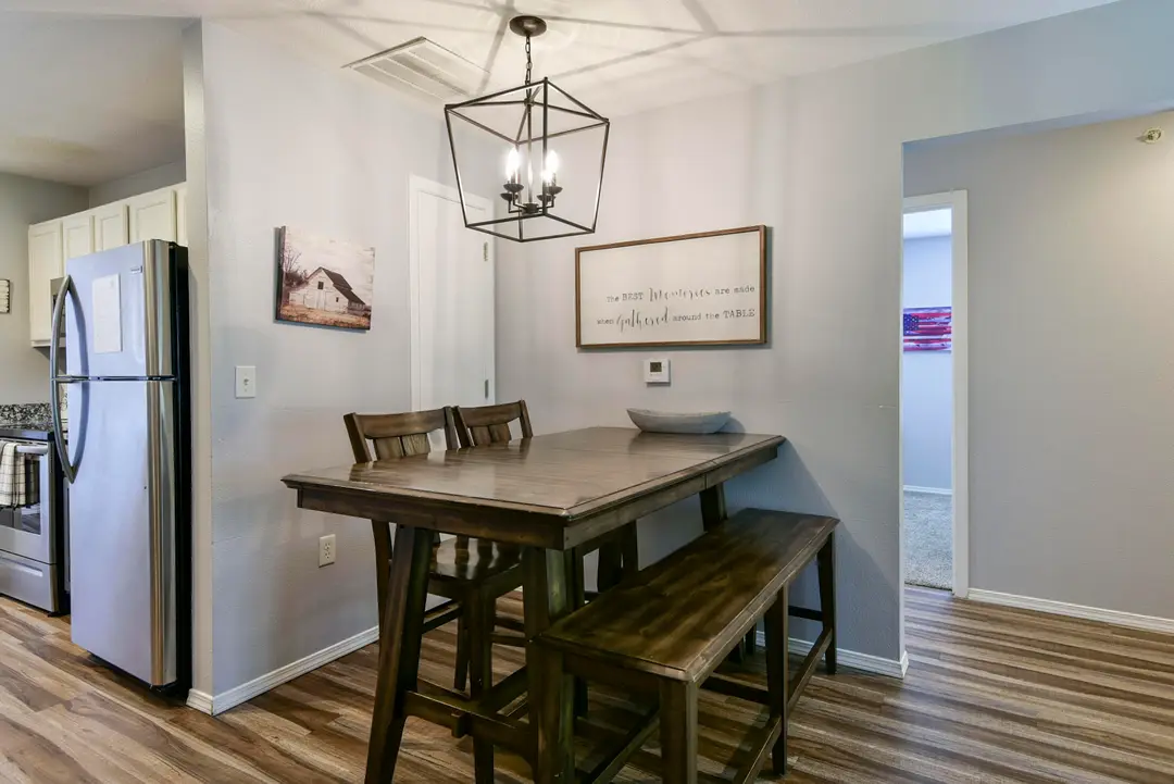 2912 Vineyards Parkway — photo 4