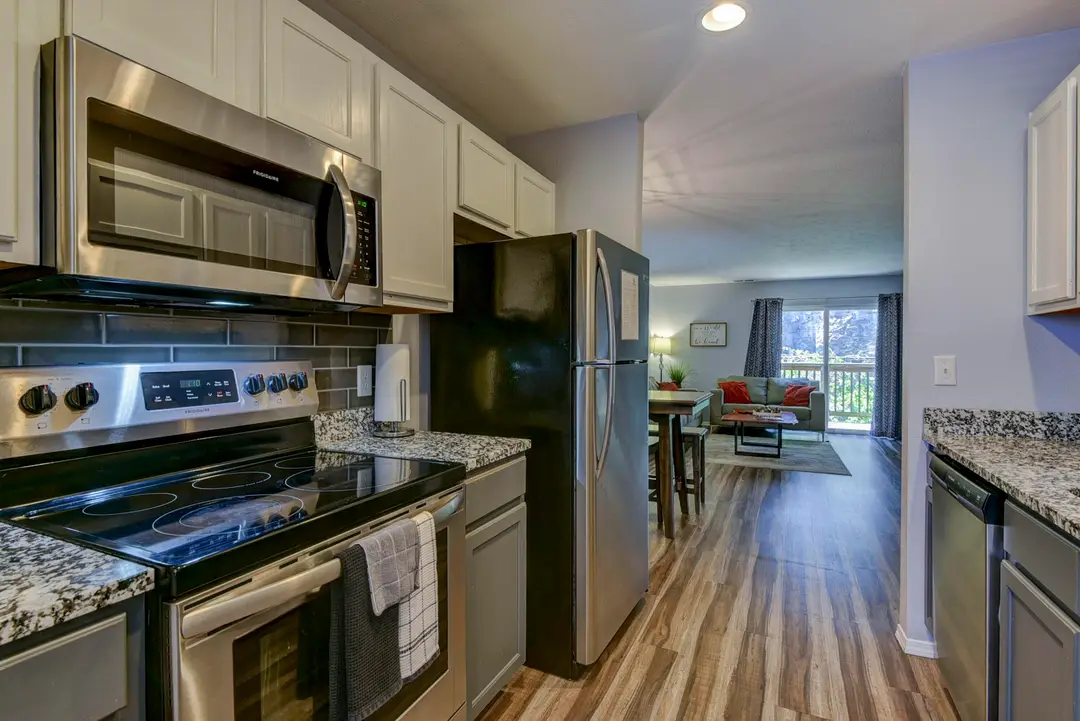 2912 Vineyards Parkway — photo 7