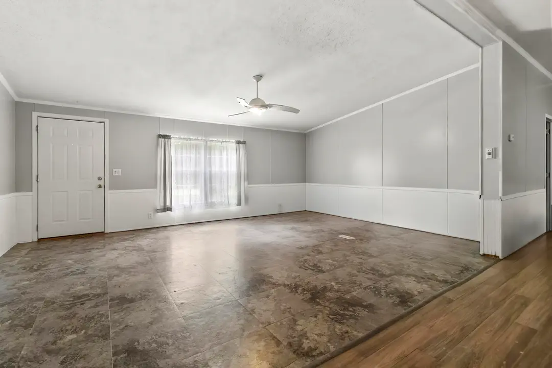 2042 Longview Road — photo 4