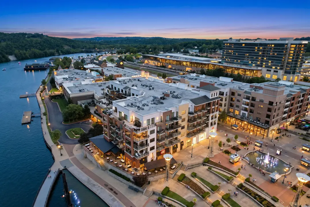 10512 Branson Landing Boulevard