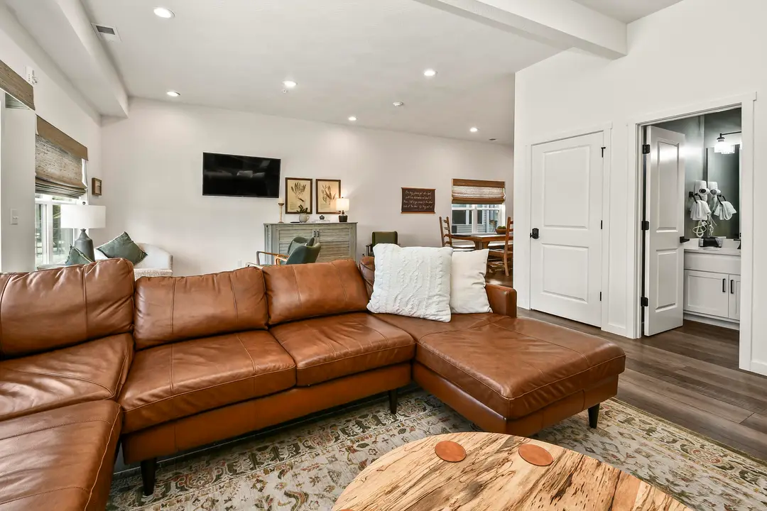 335 Majestic Drive — photo 9