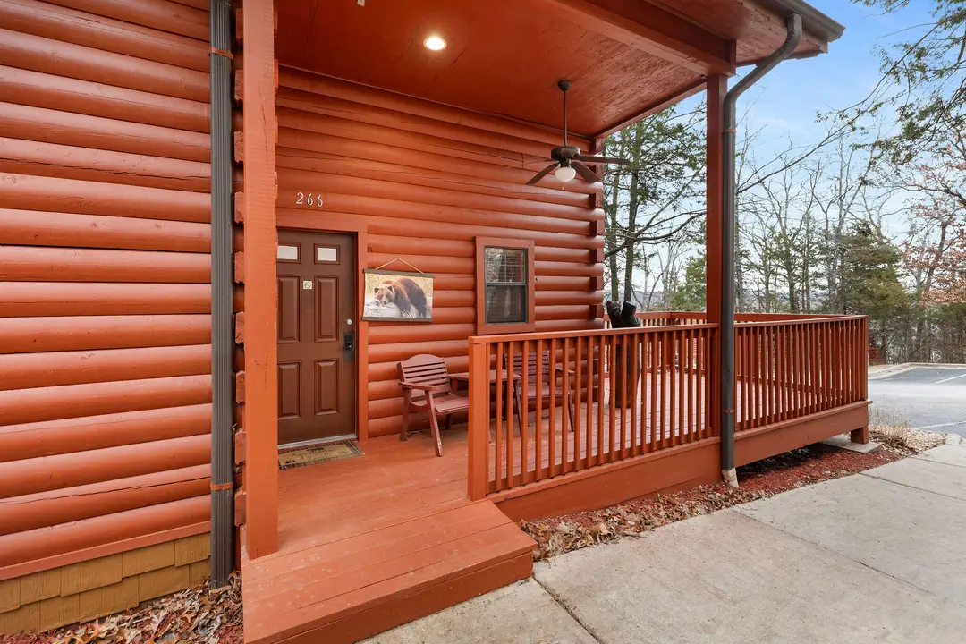266 Oakridge Drive — photo 3