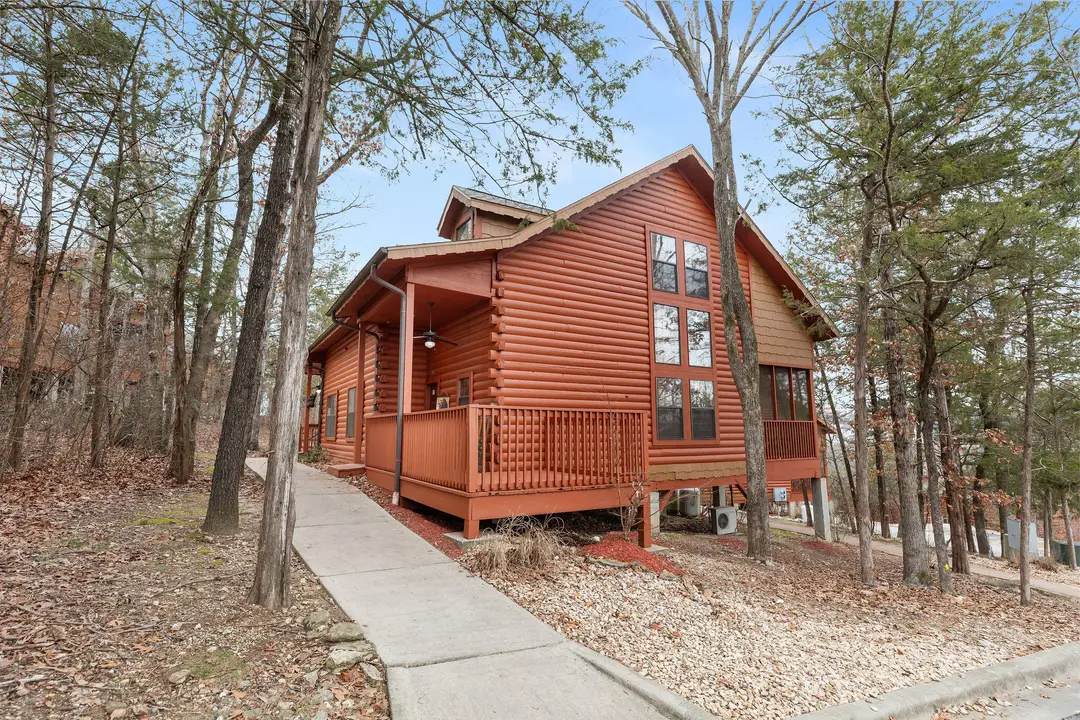 266 Oakridge Drive
