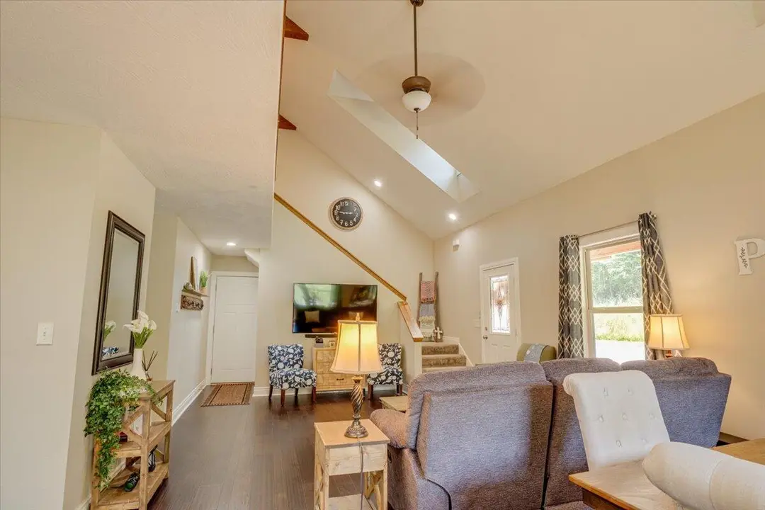 1069 Peace In Valley Road — photo 10