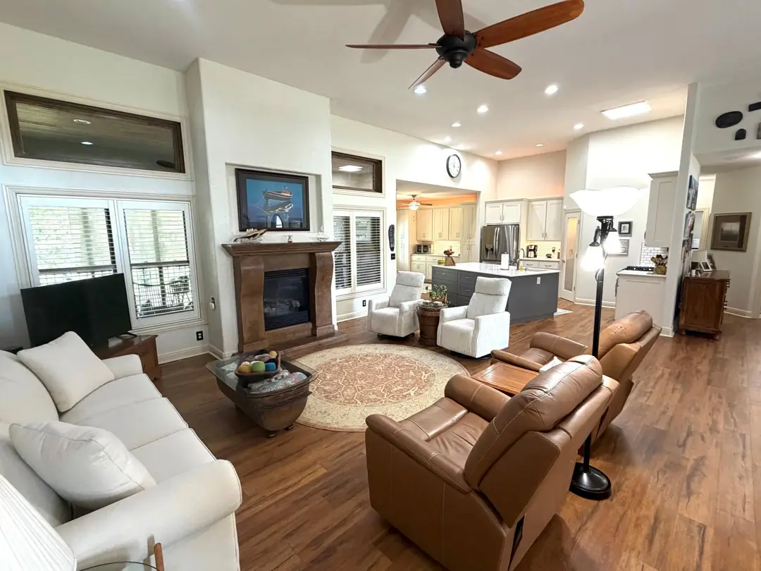 120 Bethpage Court — photo 5