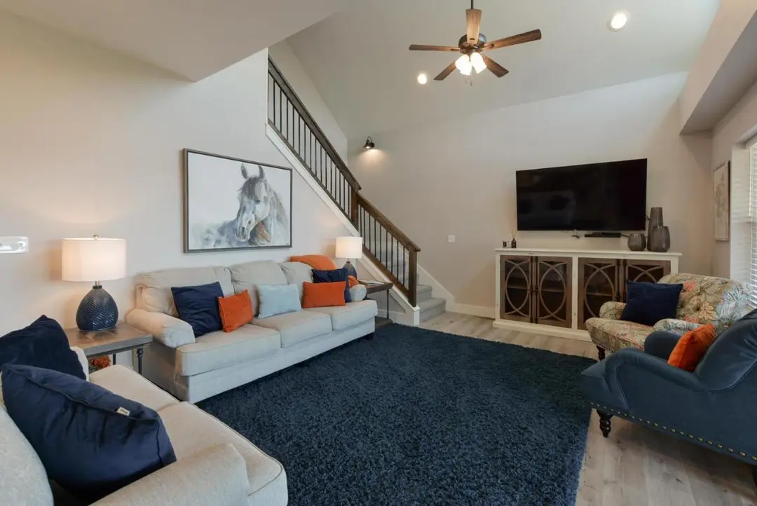 280 Lakefront Drive — photo 2