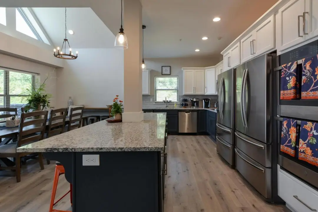 280 Lakefront Drive — photo 6