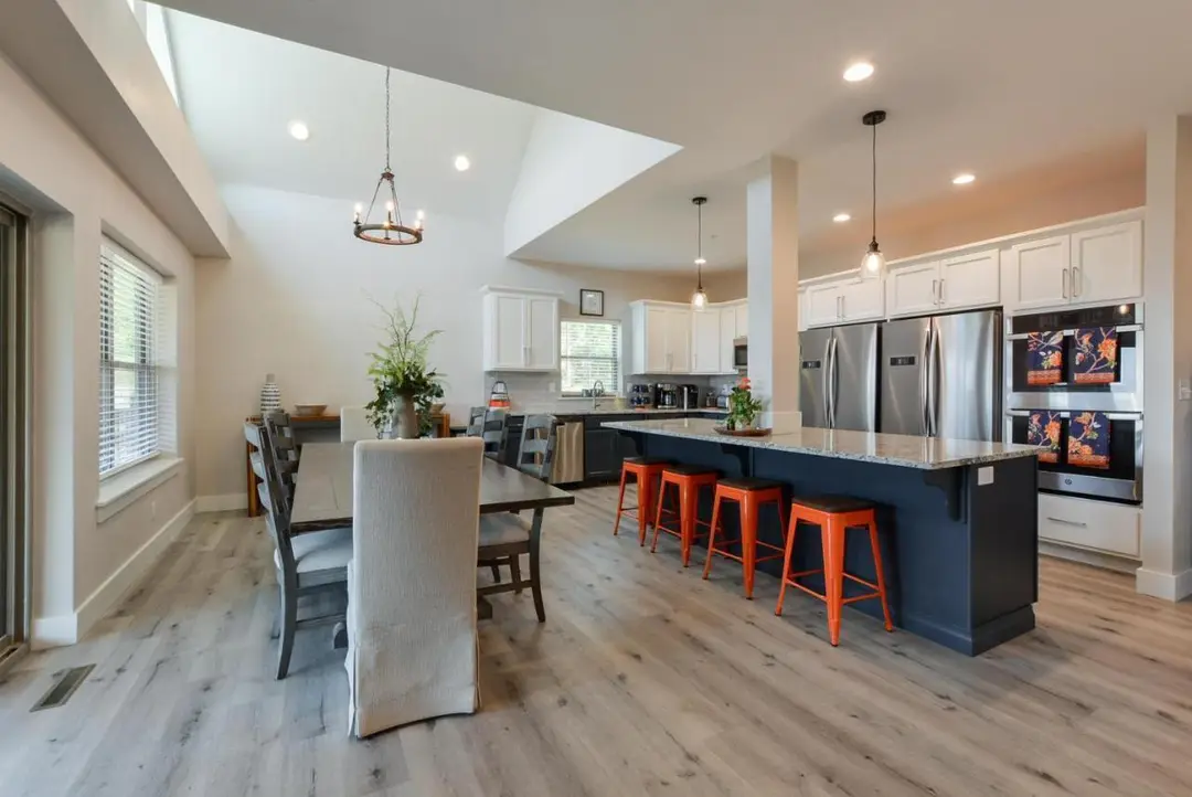 280 Lakefront Drive — photo 9