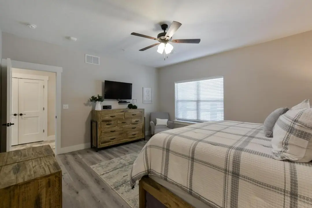 280 Lakefront Drive — photo 10