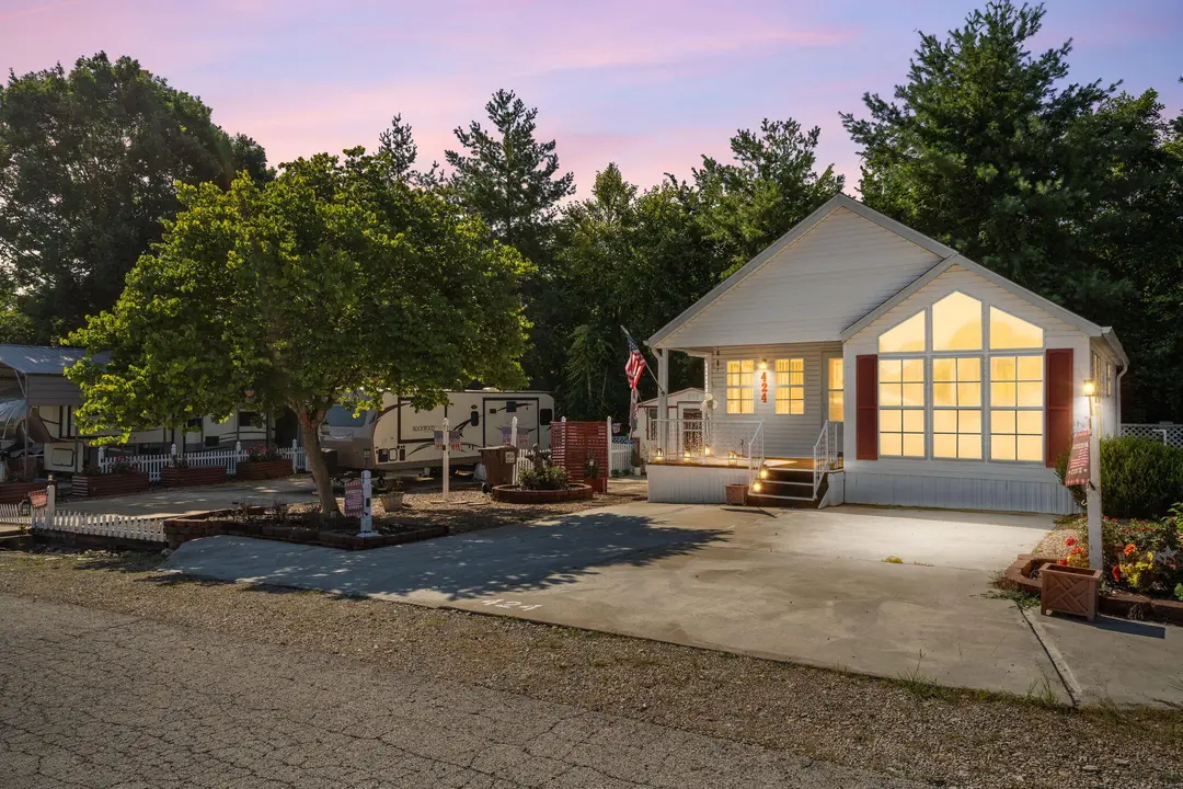 424 & 426 Monarch Drive