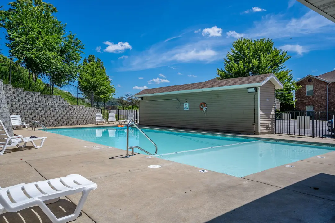 2906 Vinyards Parkway — photo 3