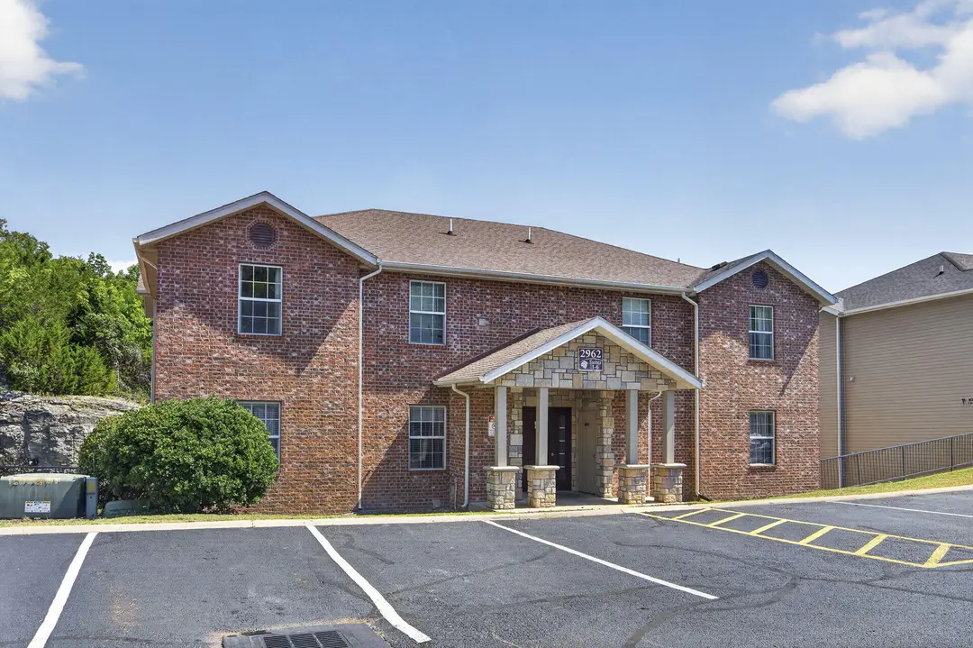 2962 Vineyards Parkway — photo 3