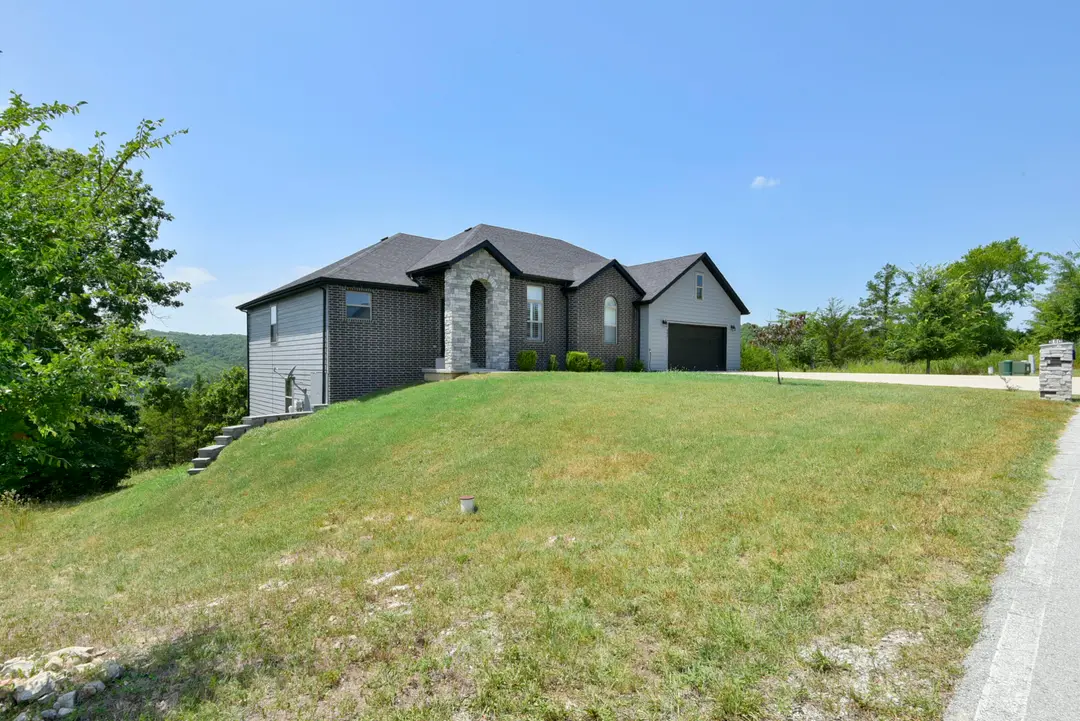 880 Black Forest Lane — photo 3