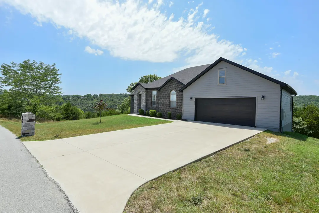 880 Black Forest Lane — photo 4