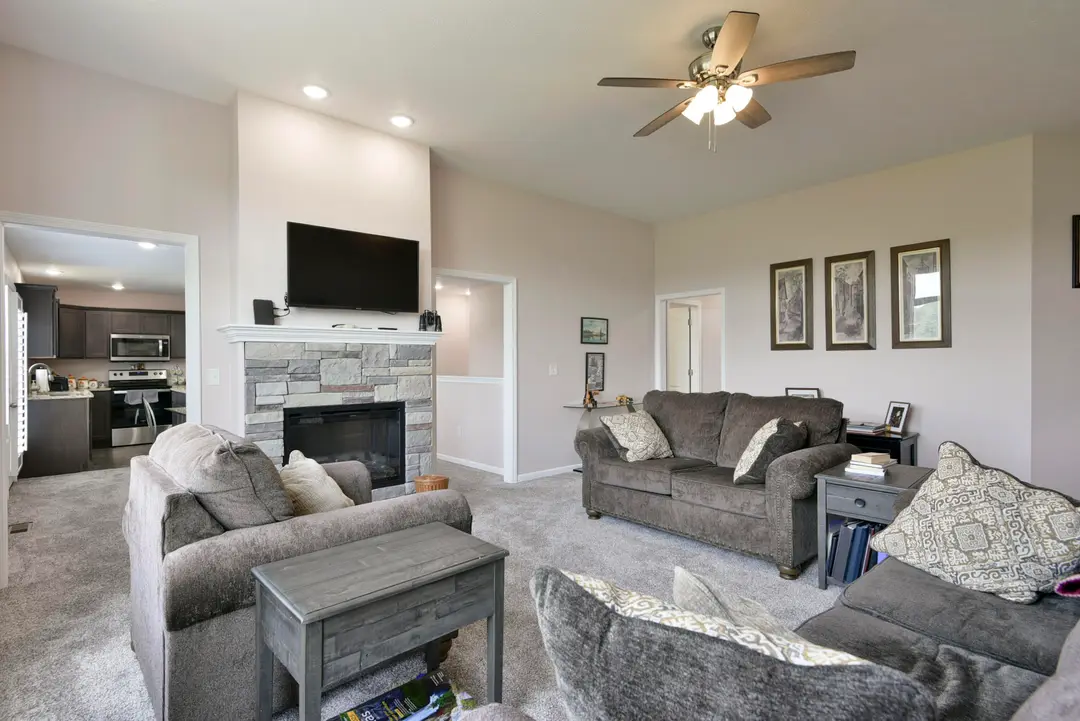 880 Black Forest Lane — photo 8
