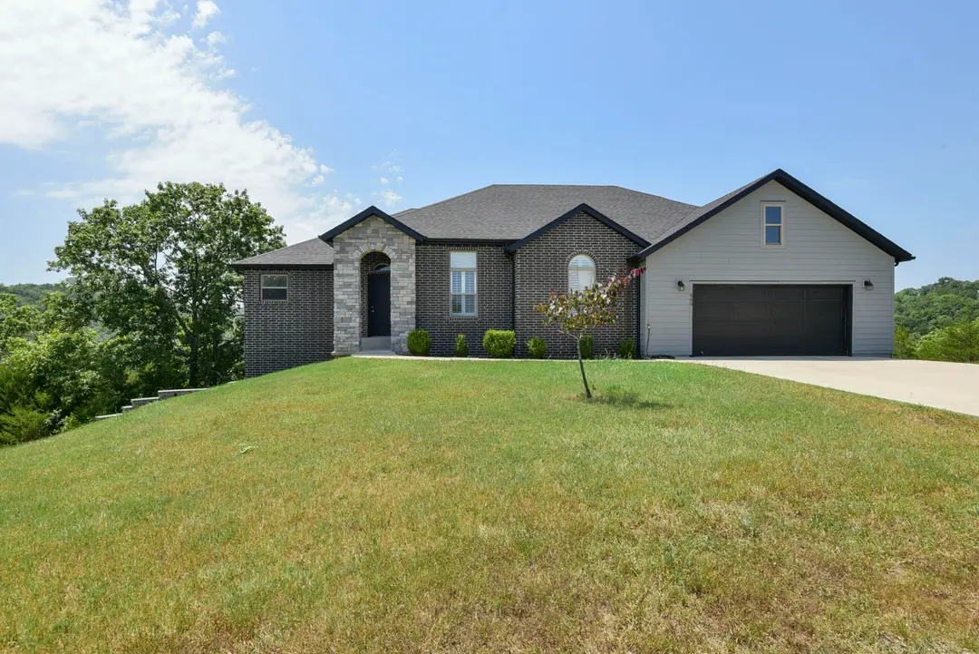 880 Black Forest Lane