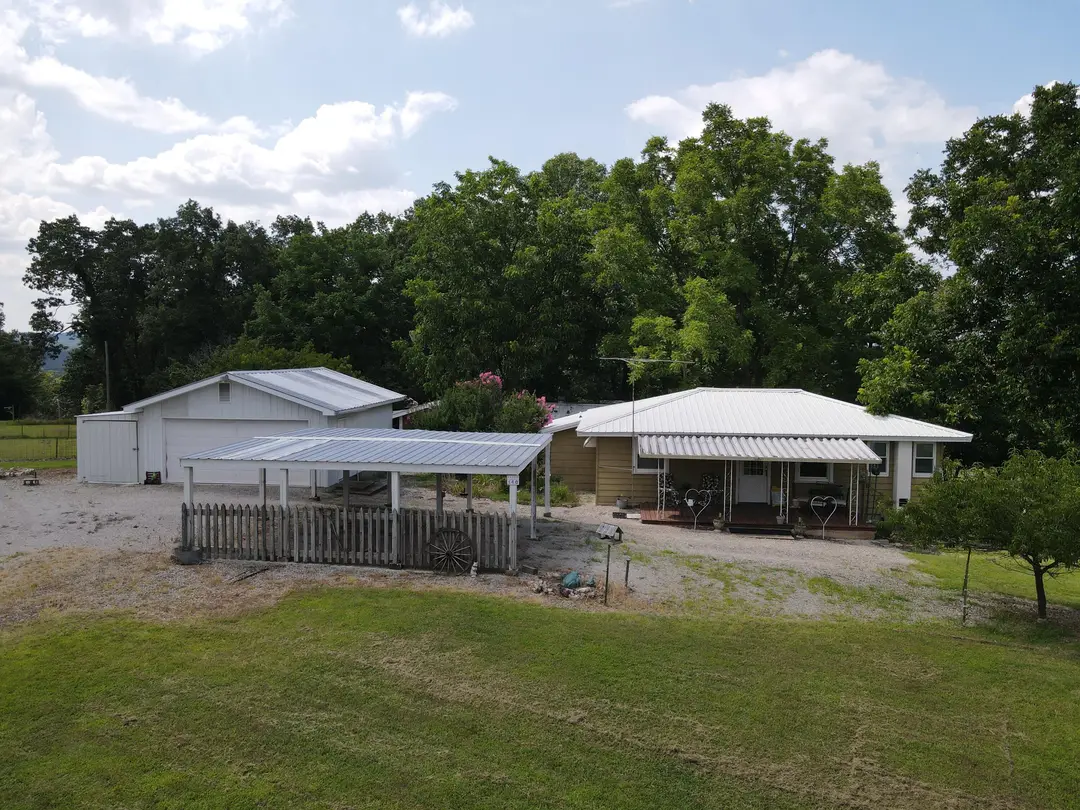140 Cox Road — photo 1