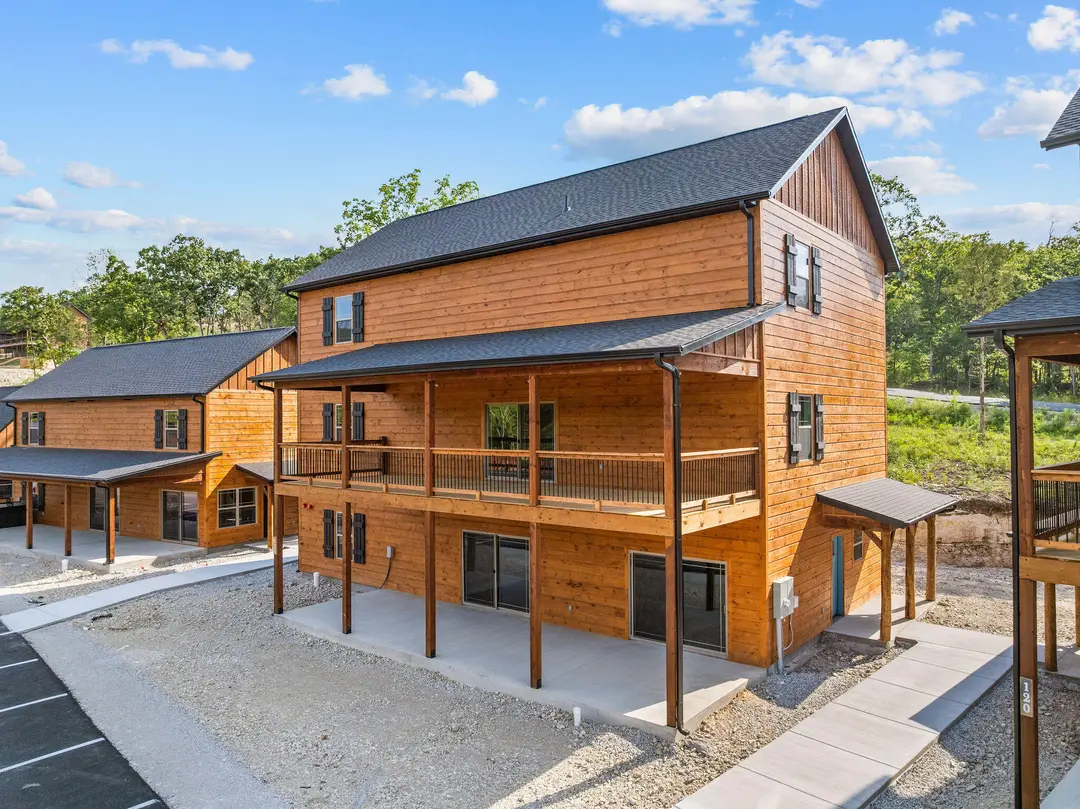 130 Pavilion Court — photo 2