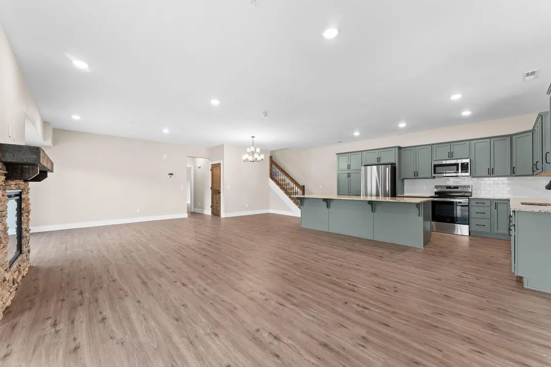 130 Pavilion Court — photo 3