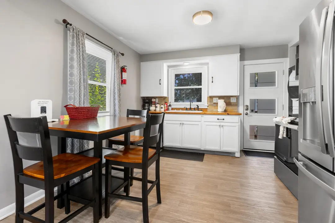 517 W College Street — photo 12