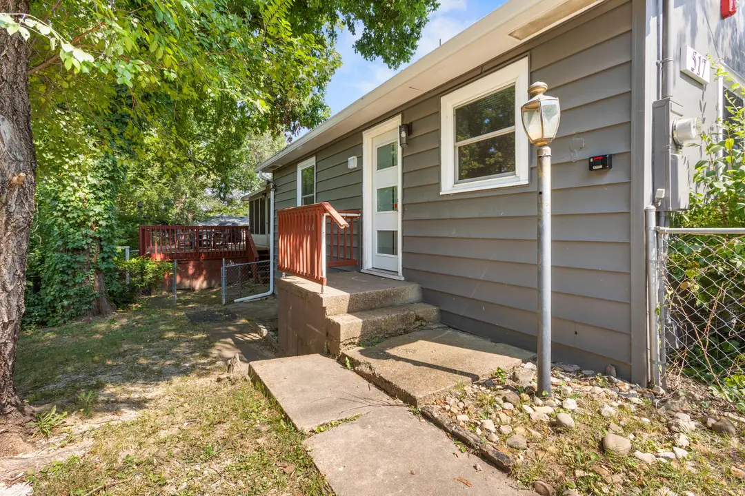 517 W College Street — photo 28