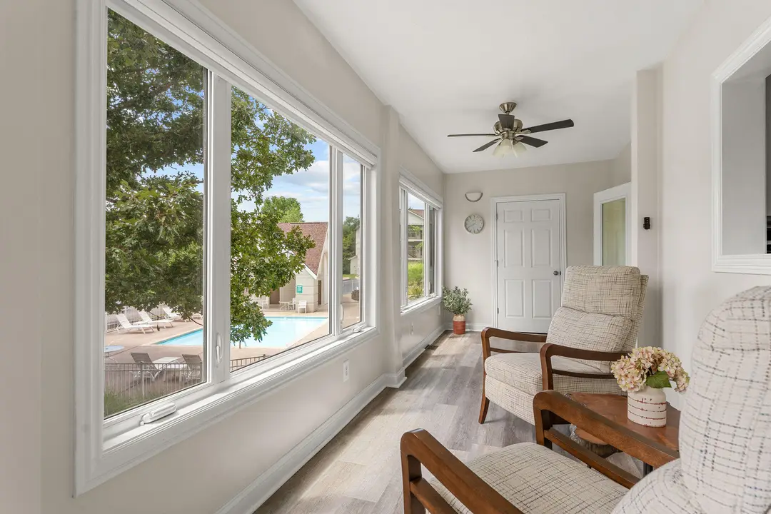120 Oxford Court — photo 1