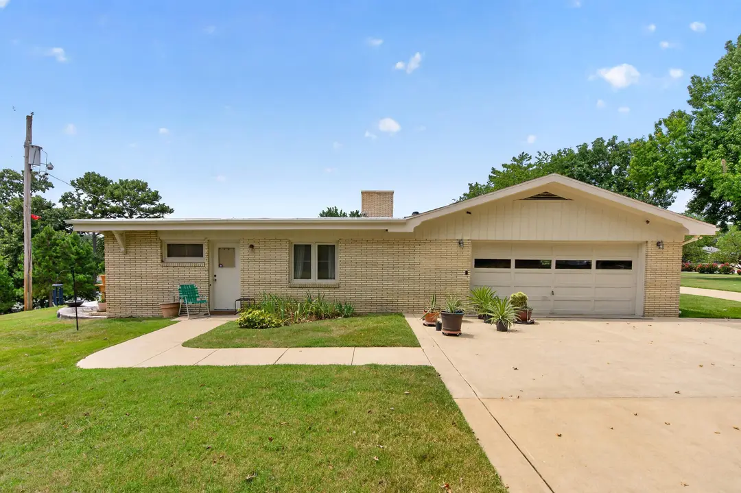 520 Parnell Drive — photo 5