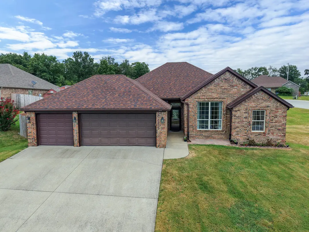 148 Hackberry Lane — photo 1