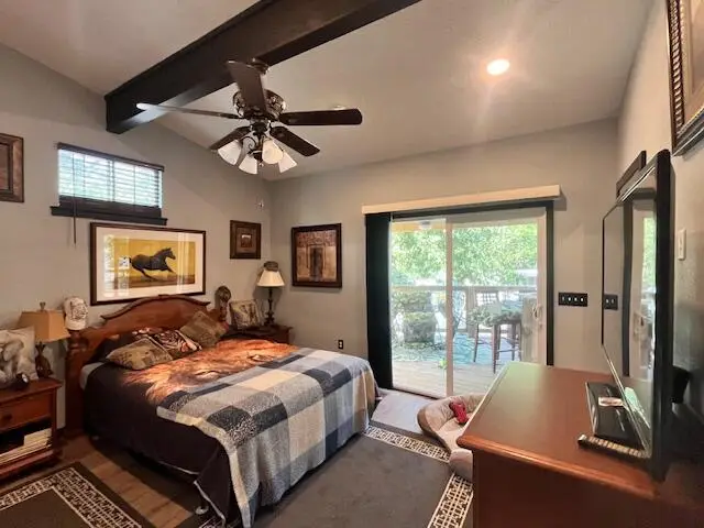 248 Jellystone Avenue — photo 2