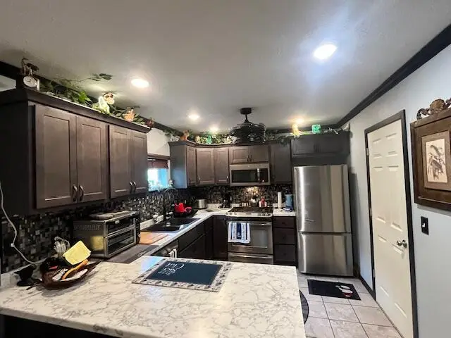 248 Jellystone Avenue — photo 4