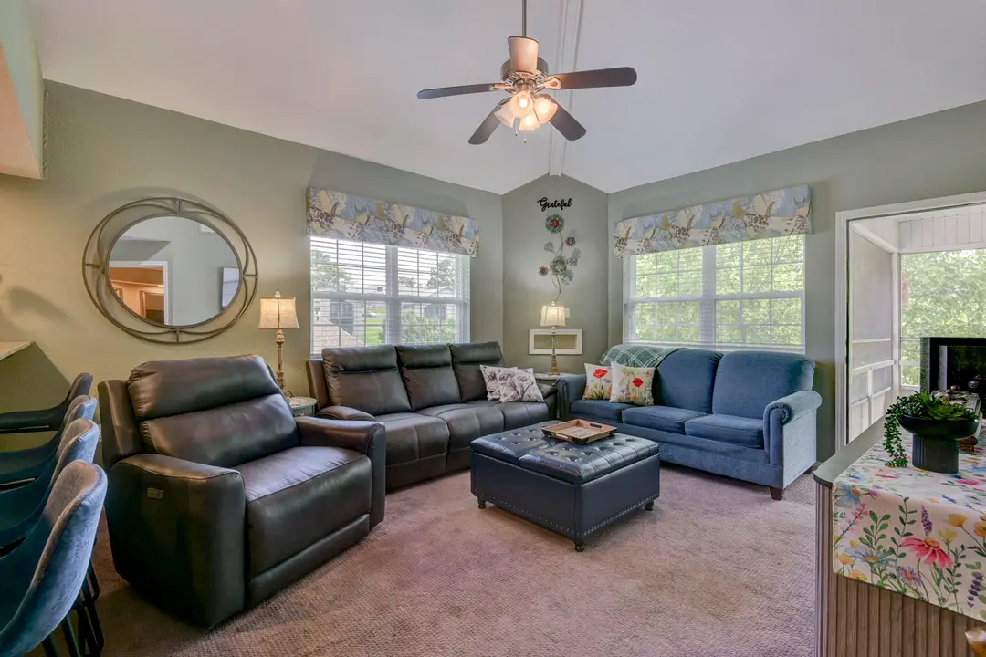 2800 Green Mountain Drive — photo 1