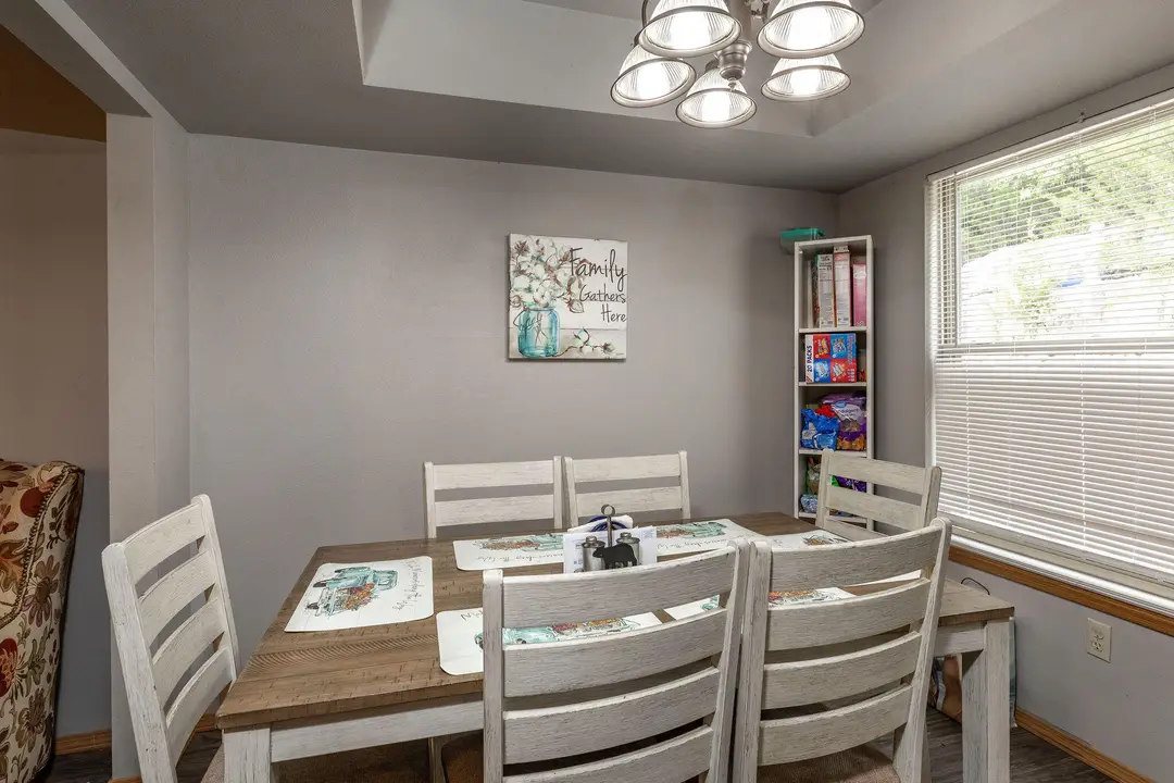 16 Lakeshore Drive — photo 5
