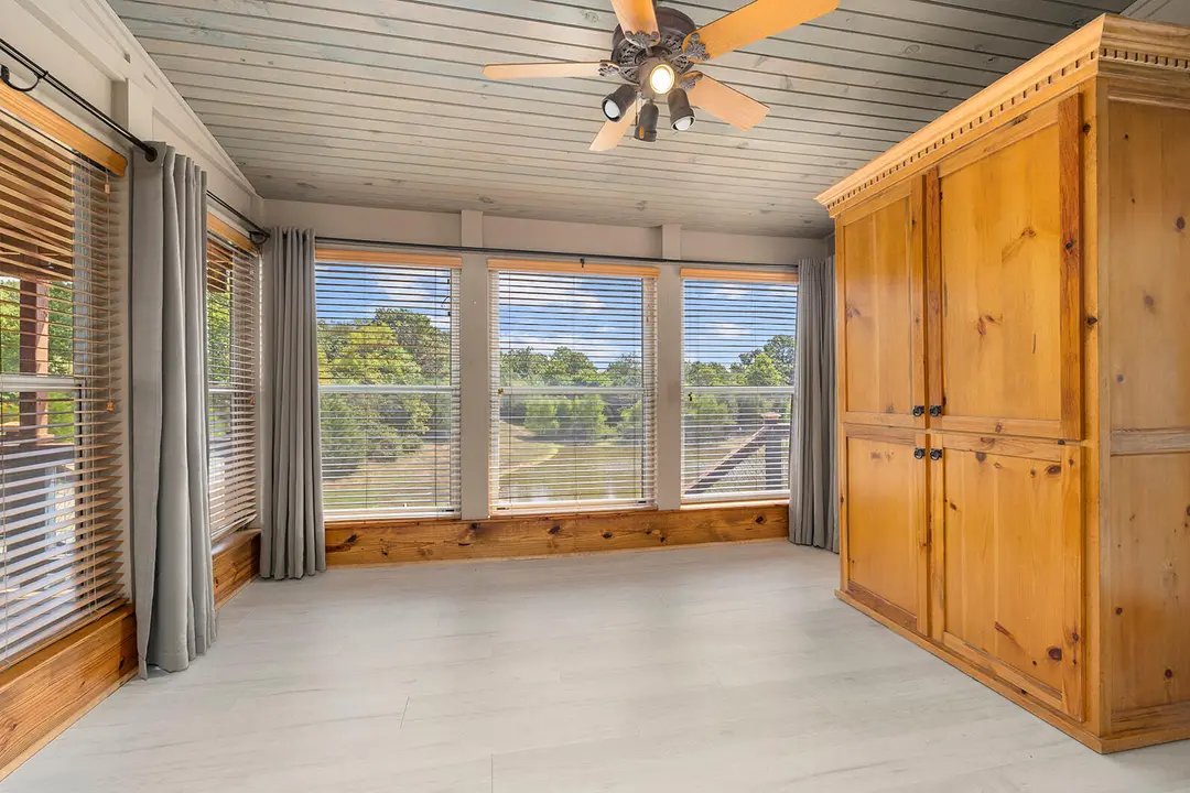 76 Hunters Drive — photo 21