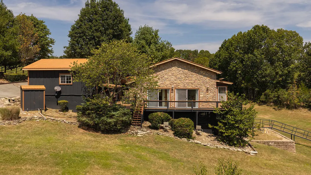 76 Hunters Drive — photo 28