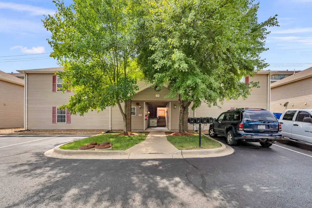 109 Garden Circle — photo 3