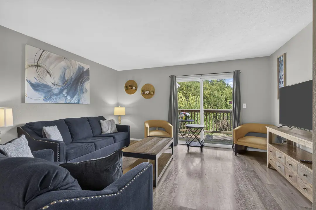 2962 Vineyards Parkway — photo 3