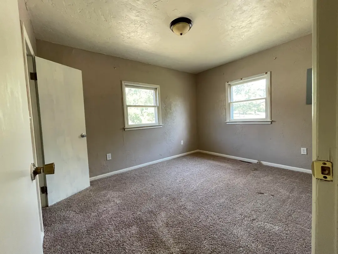 109 E Lillian Avenue E — photo 13