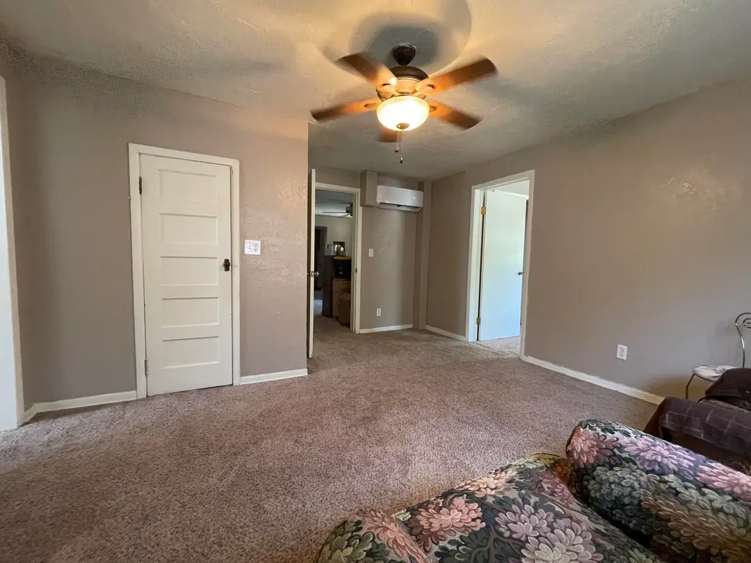 109 E Lillian Avenue E — photo 15