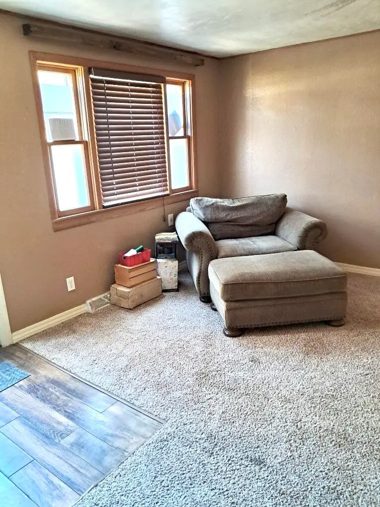 109 E Lillian Avenue E — photo 18