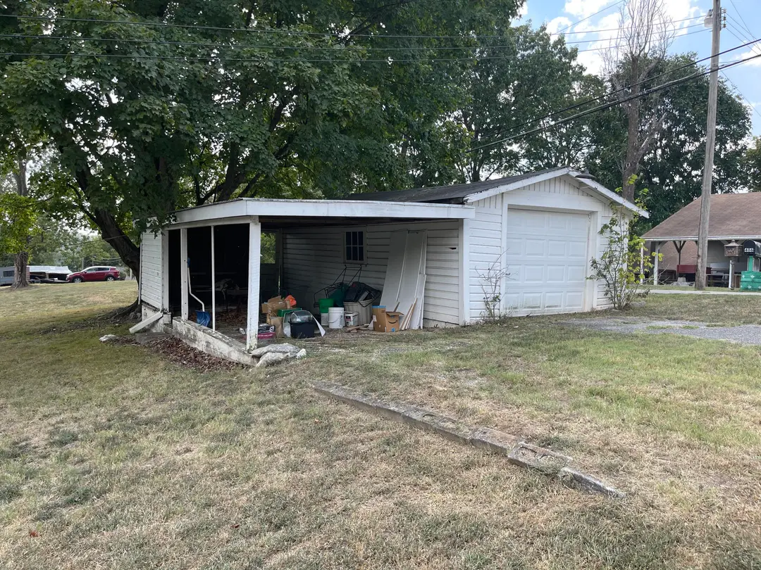 109 E Lillian Avenue E — photo 3