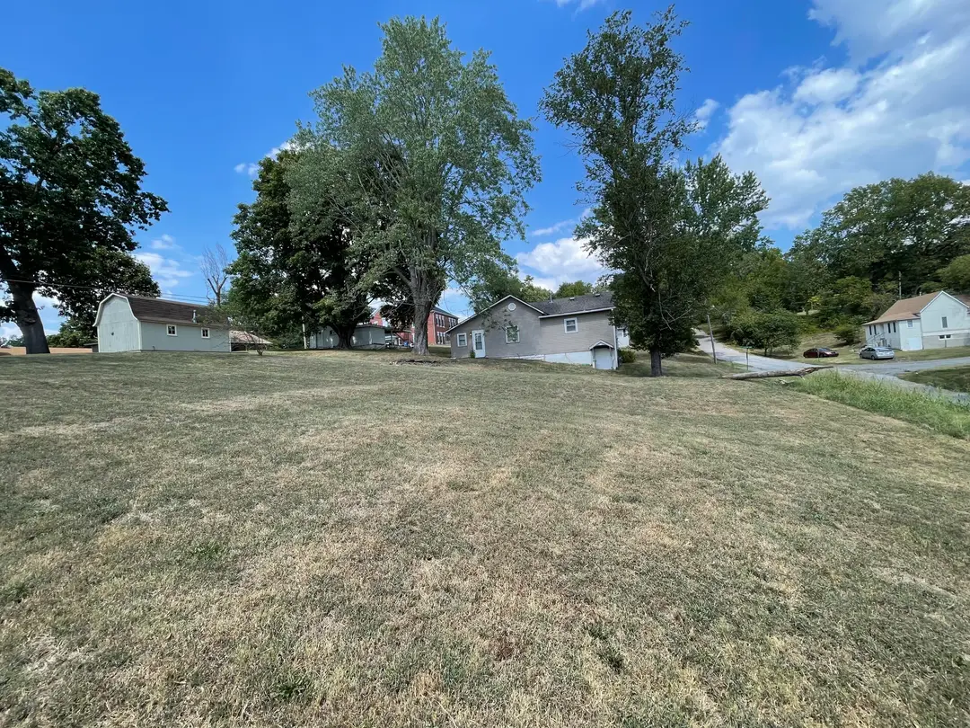 109 E Lillian Avenue E — photo 5