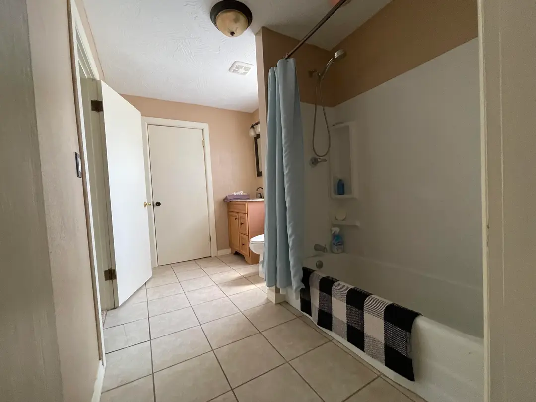 109 E Lillian Avenue E — photo 10