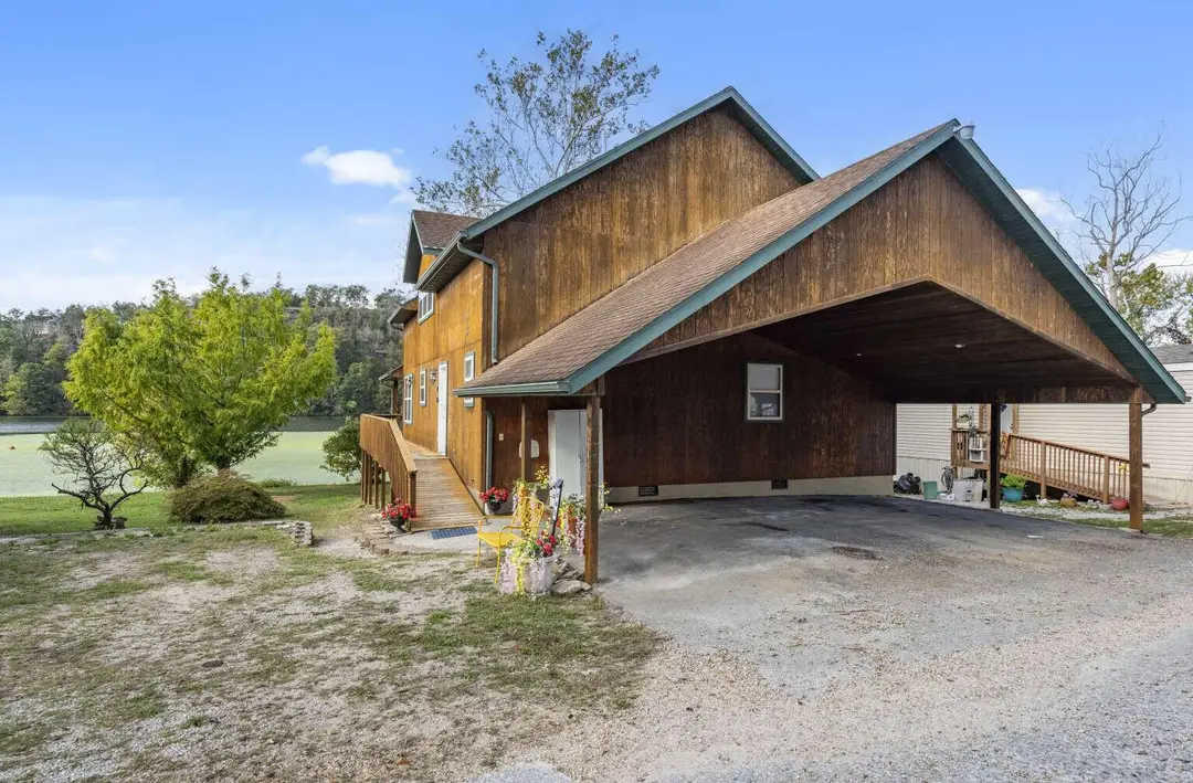445 Edgewater Beach Circle — photo 1