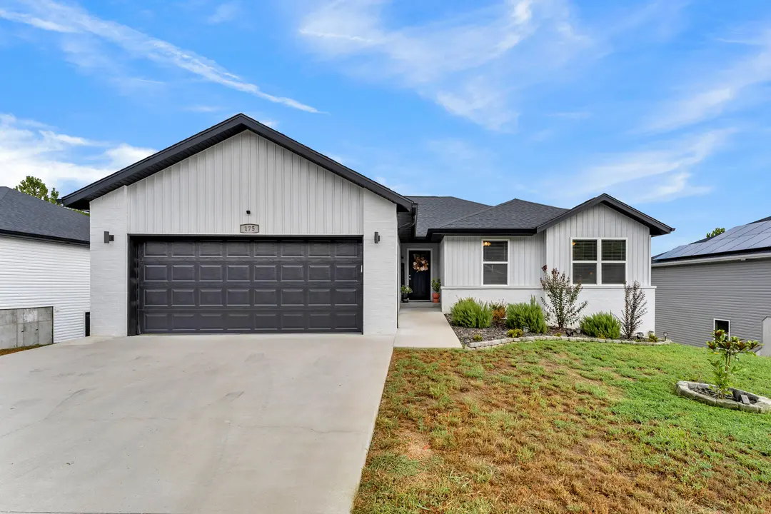 175 Sunrise Villa Drive — photo 1