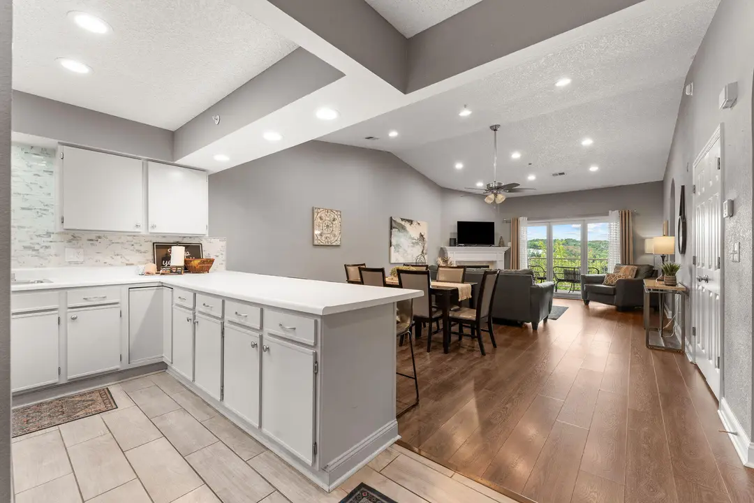 350 S Wildwood Drive — photo 1